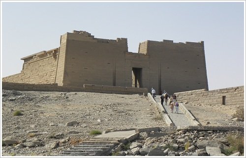 Kalabsha Tempel, Aufstieg zum Pylon, Lake_Nasser, Egyptl by steib-pur-reisen Nasser See Programm-Kalabscha Tempel Aufstieg zum Pylon-by Steib-Pur-Reisen