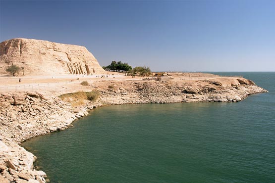 Nasser See Programm Abu Simbel, Nefertari Temple, Lake_Nasser, Egyptl by  steib-pur-reisen